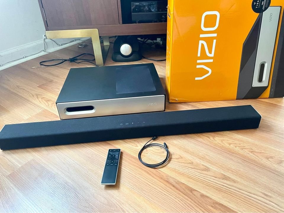 Vizio Soundbar with HDMI Cable